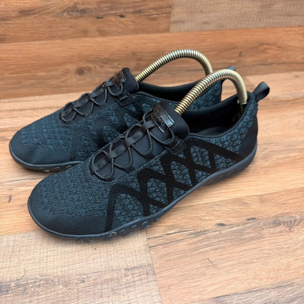 Skechers WO’s size 8.5 Relaxed Fit Breathe-Easy Infi-Knity black comfort shoes